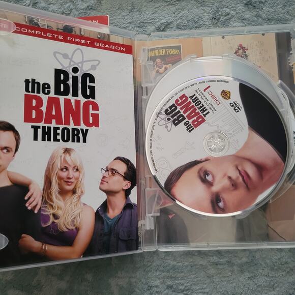 The Big Bang Theory – Season 1 DVD (Complete First Season) Excellent pre-owned - Picture 2 of 7